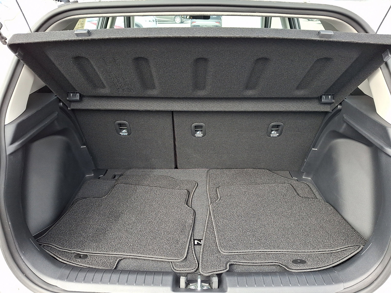 Used 2025 Hyundai Venue SEL image 29