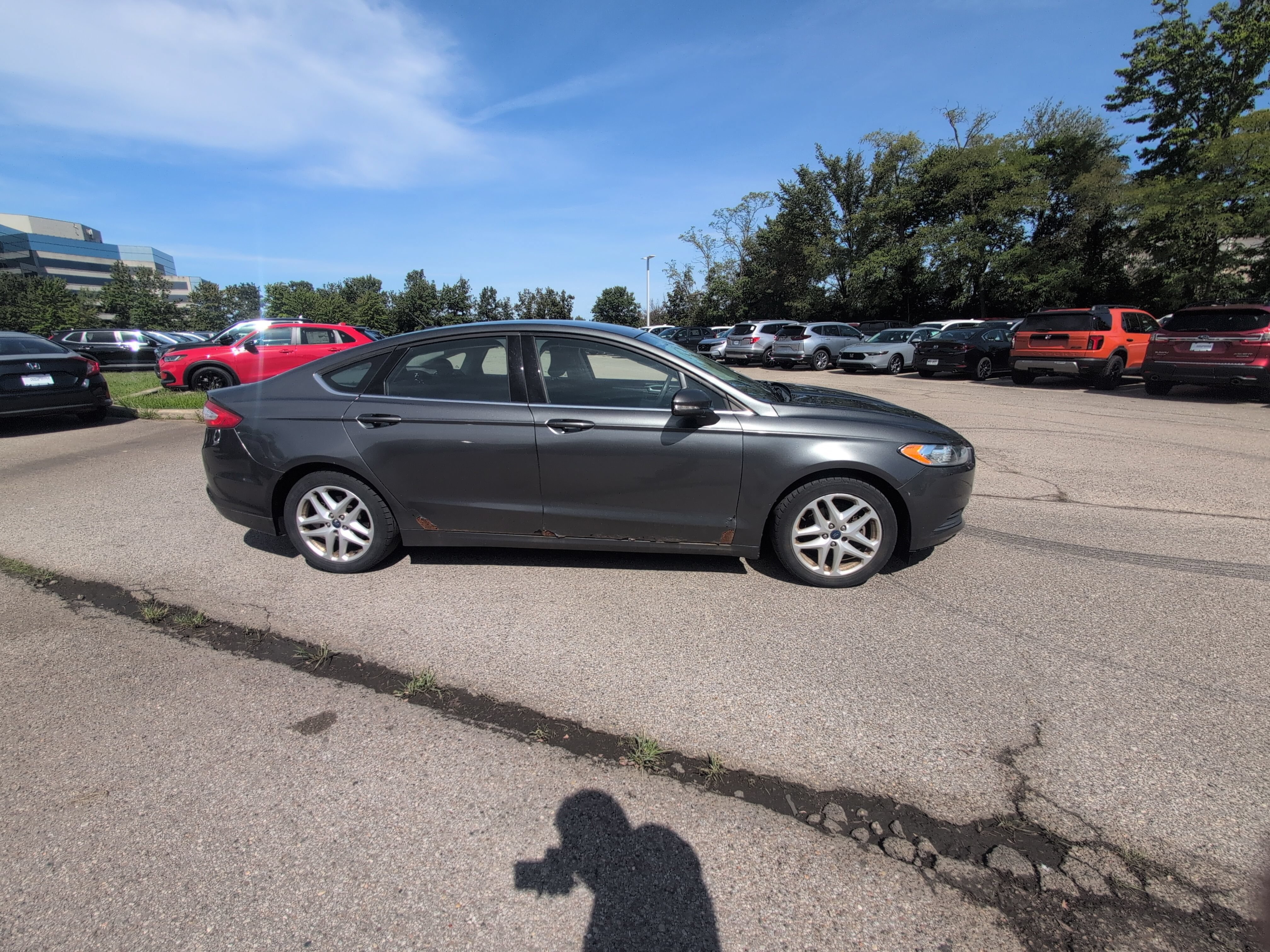 Used 2016 Ford Fusion SE FWD image 18