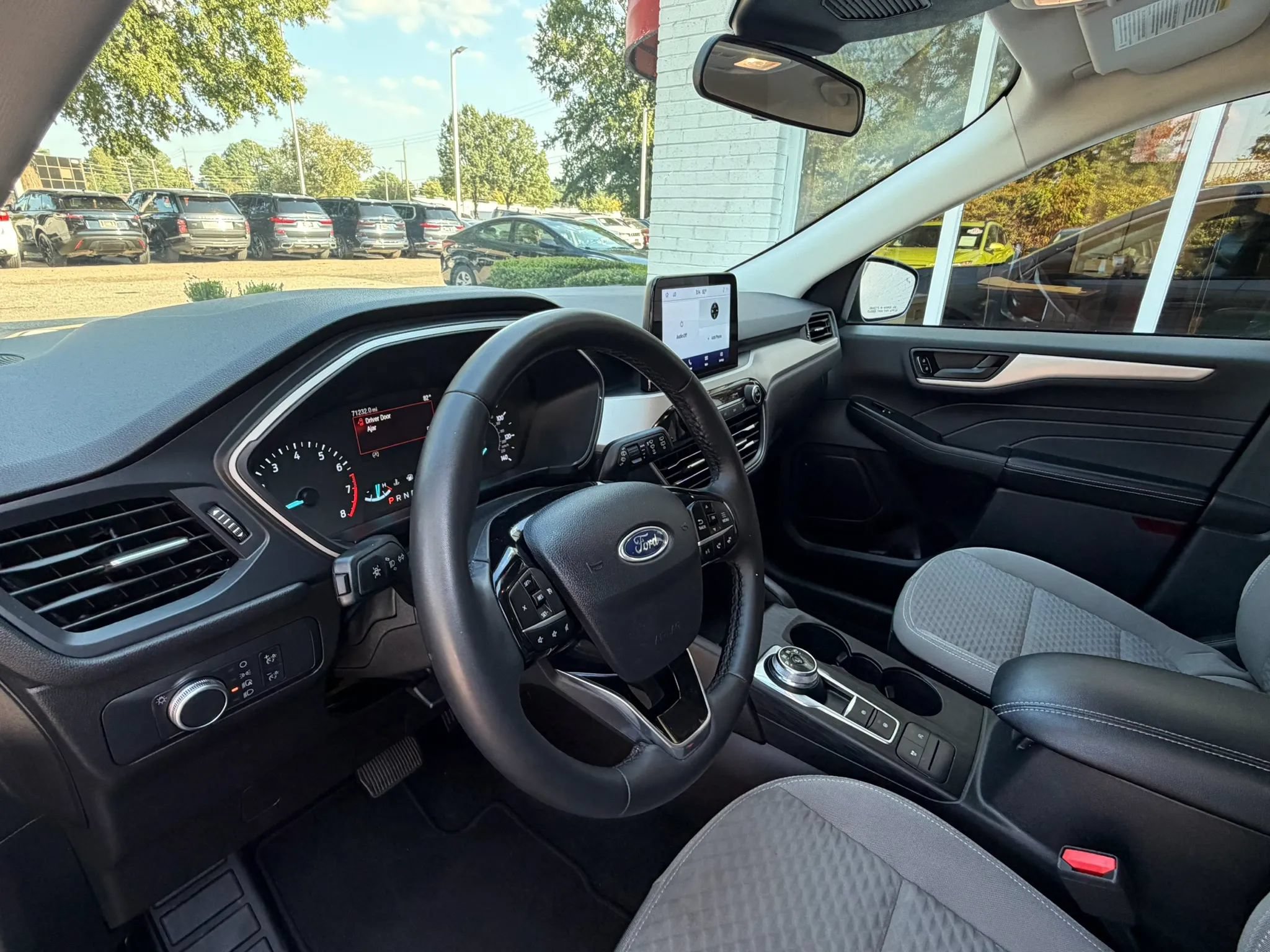 Used 2022 Ford Escape SE w/ Cold Weather Package FWD image 26