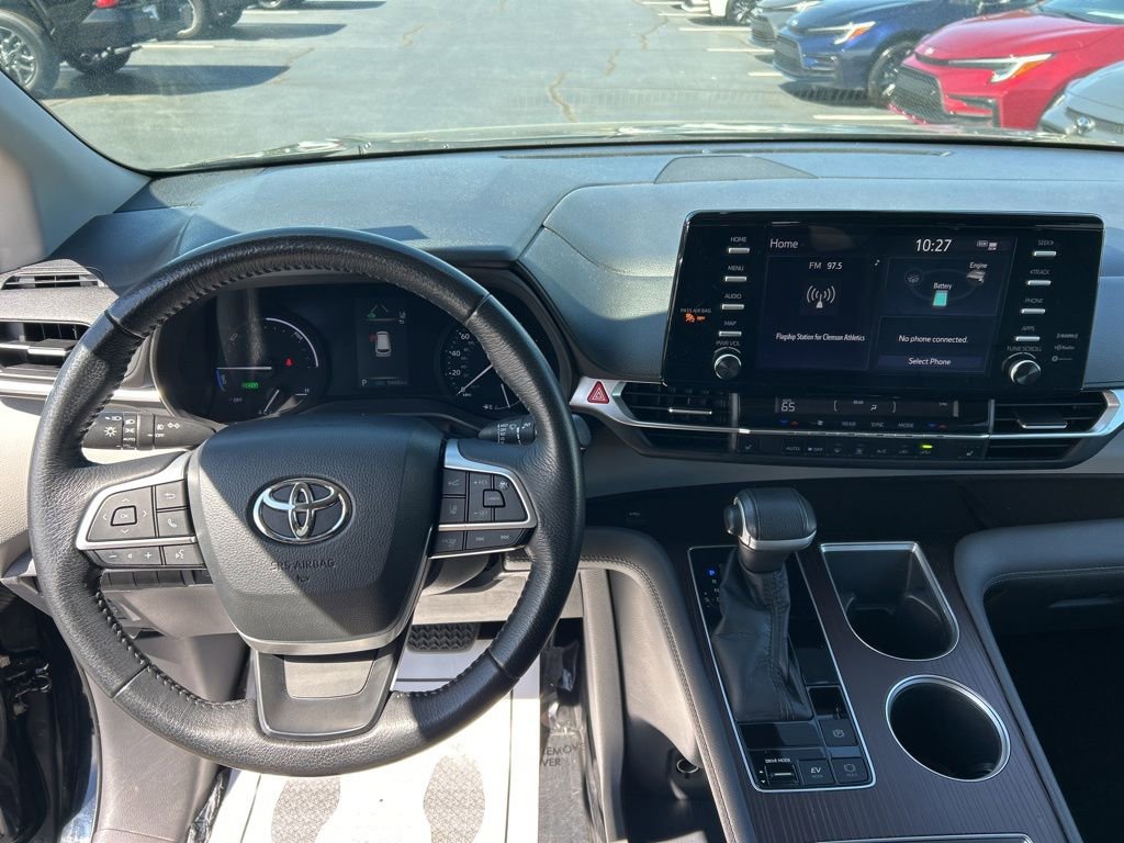 Used 2021 Toyota Sienna XLE image 6