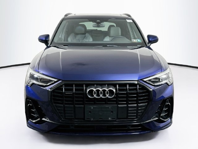 Used 2023 Audi Q3 2.0T Premium w/ Black Optic Sport Package AWD/4WD image 2