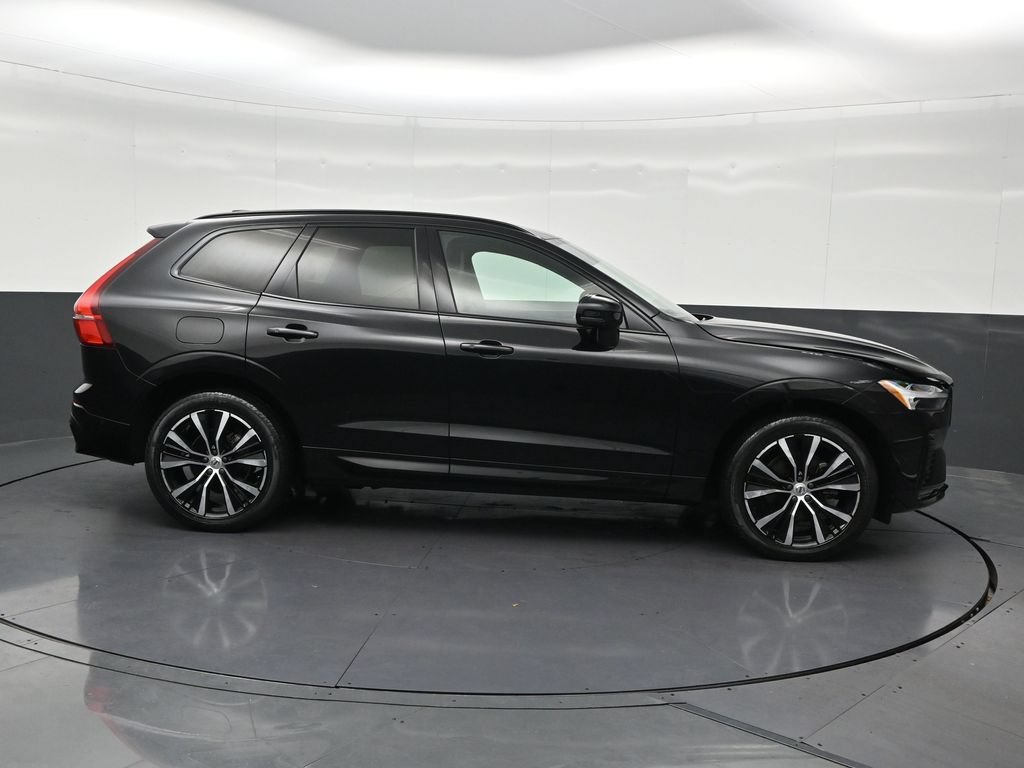 Certified 2024 Volvo XC60 B5 Plus w/ Protection Package Premier AWD/4WD image 7