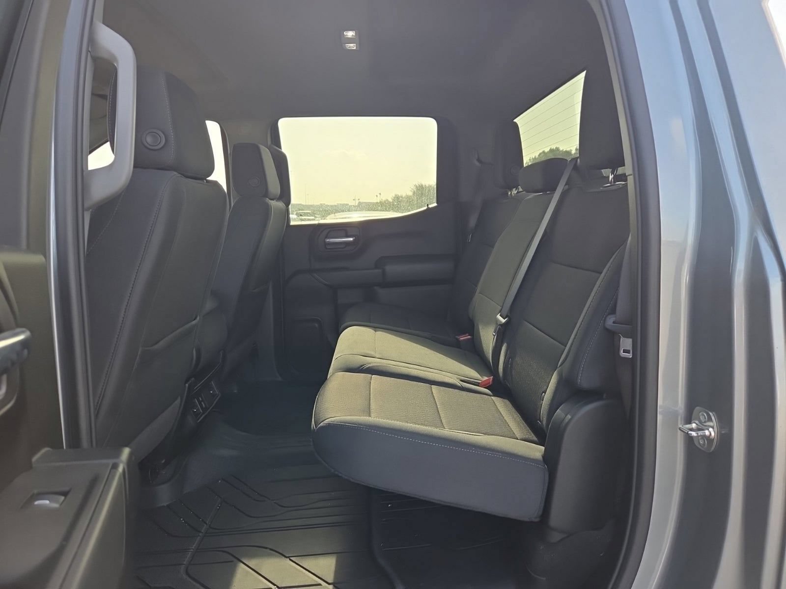 Used 2025 Chevrolet Silverado 1500 Custom w/ LPO, Dark Essentials Package RWD image 8
