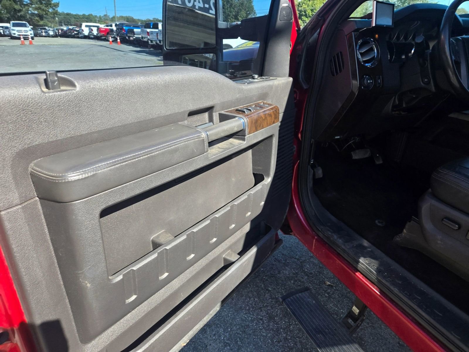 Used 2015 Ford F250 Platinum w/ FX4 Off-Road Package image 11