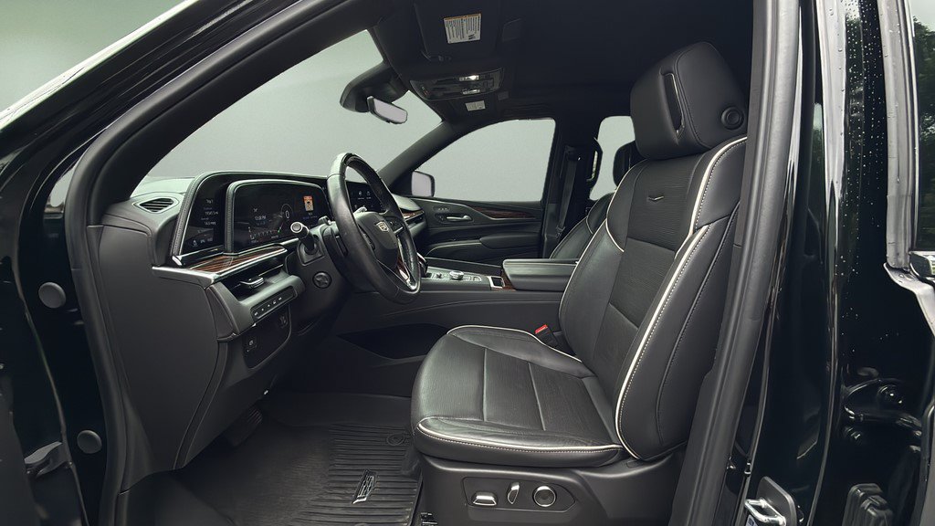 Certified 2024 Cadillac Escalade ESV Premium Luxury w/ LPO, Floor Liner Package AWD/4WD image 18