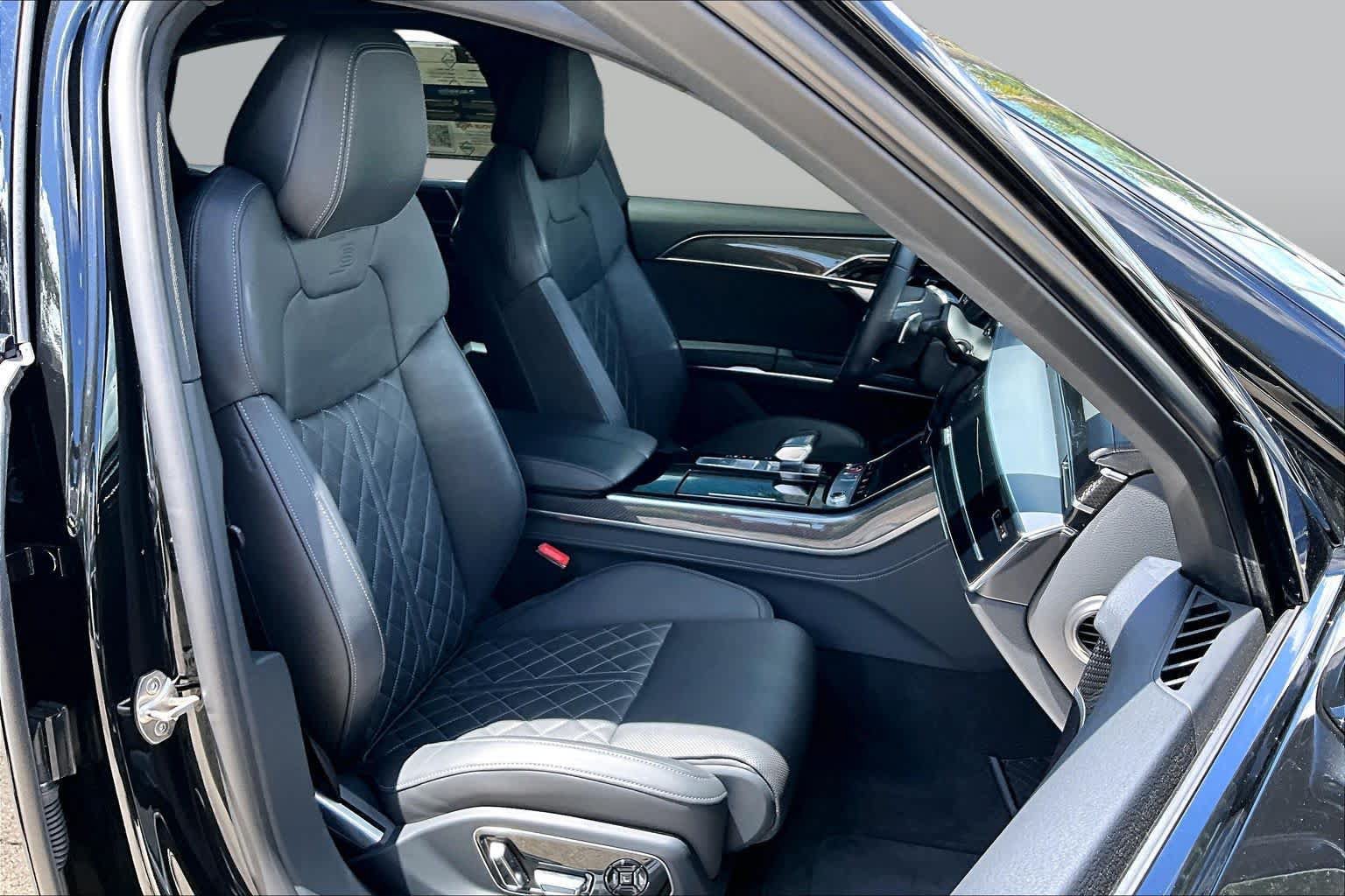 Used 2022 Audi S8 w/ S8 Executive Package AWD/4WD image 9