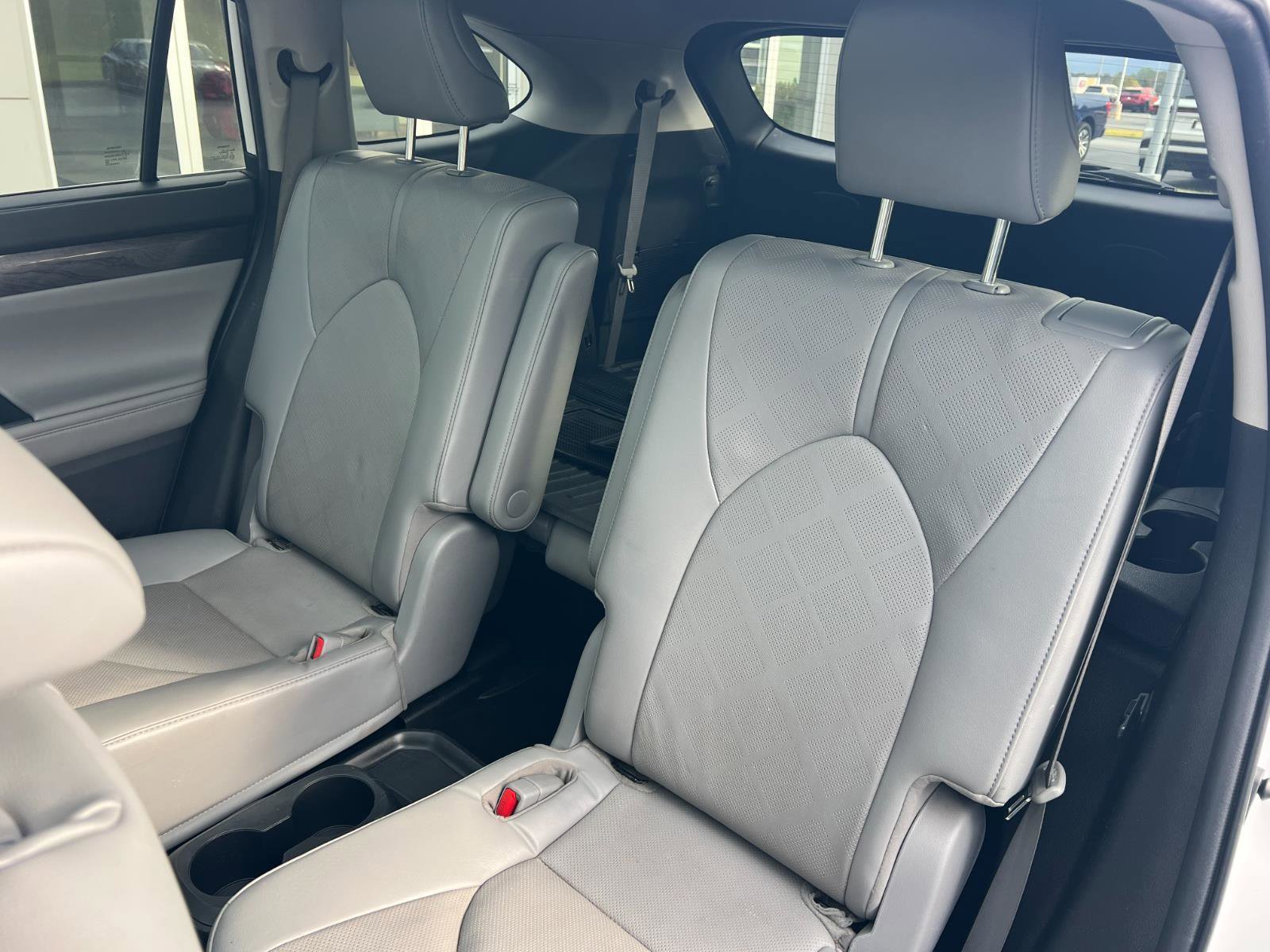 Used 2022 Toyota Highlander Platinum image 34