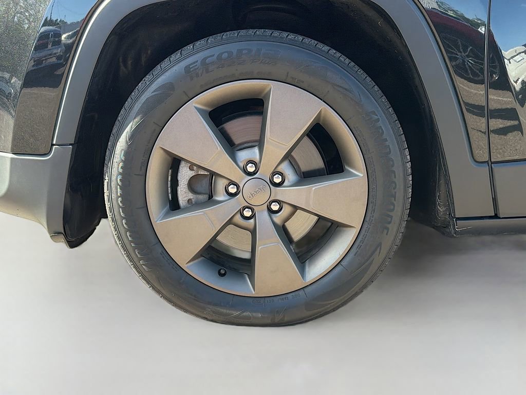 Used 2016 Jeep Cherokee 75th Anniversary image 41