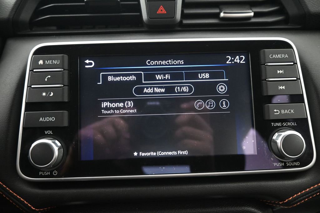 Used 2022 Nissan Versa SR w/ Convenience Package image 13