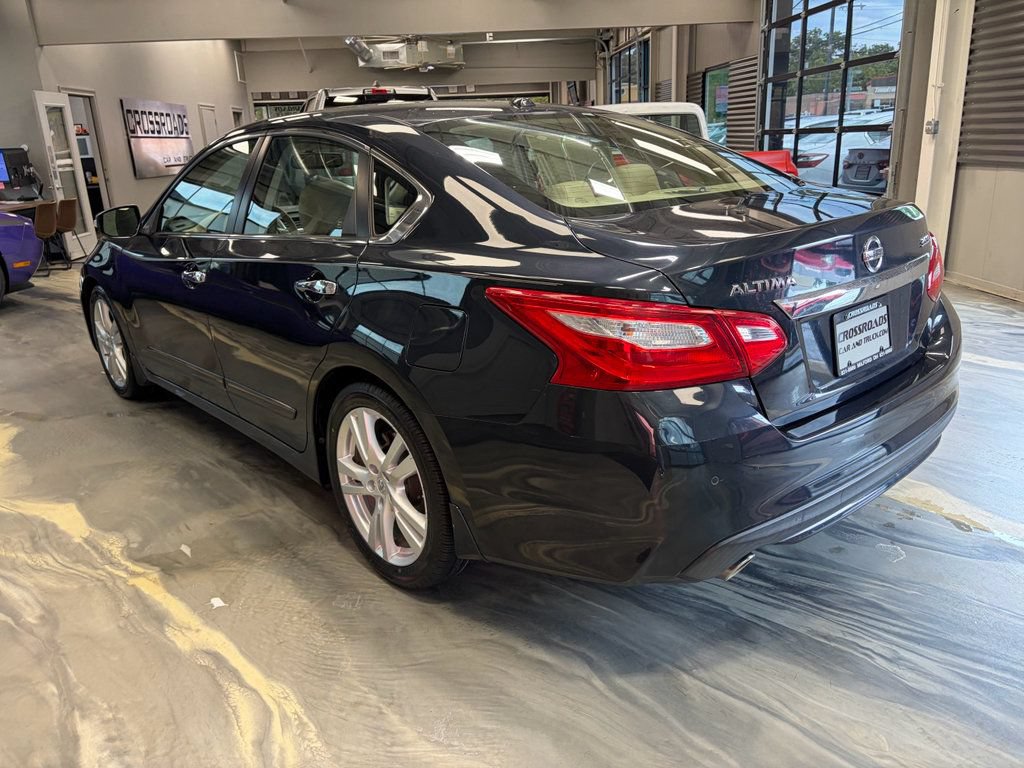 Used 2017 Nissan Altima 3.5 SL w/ 3.5SL Technology Package FWD image 35