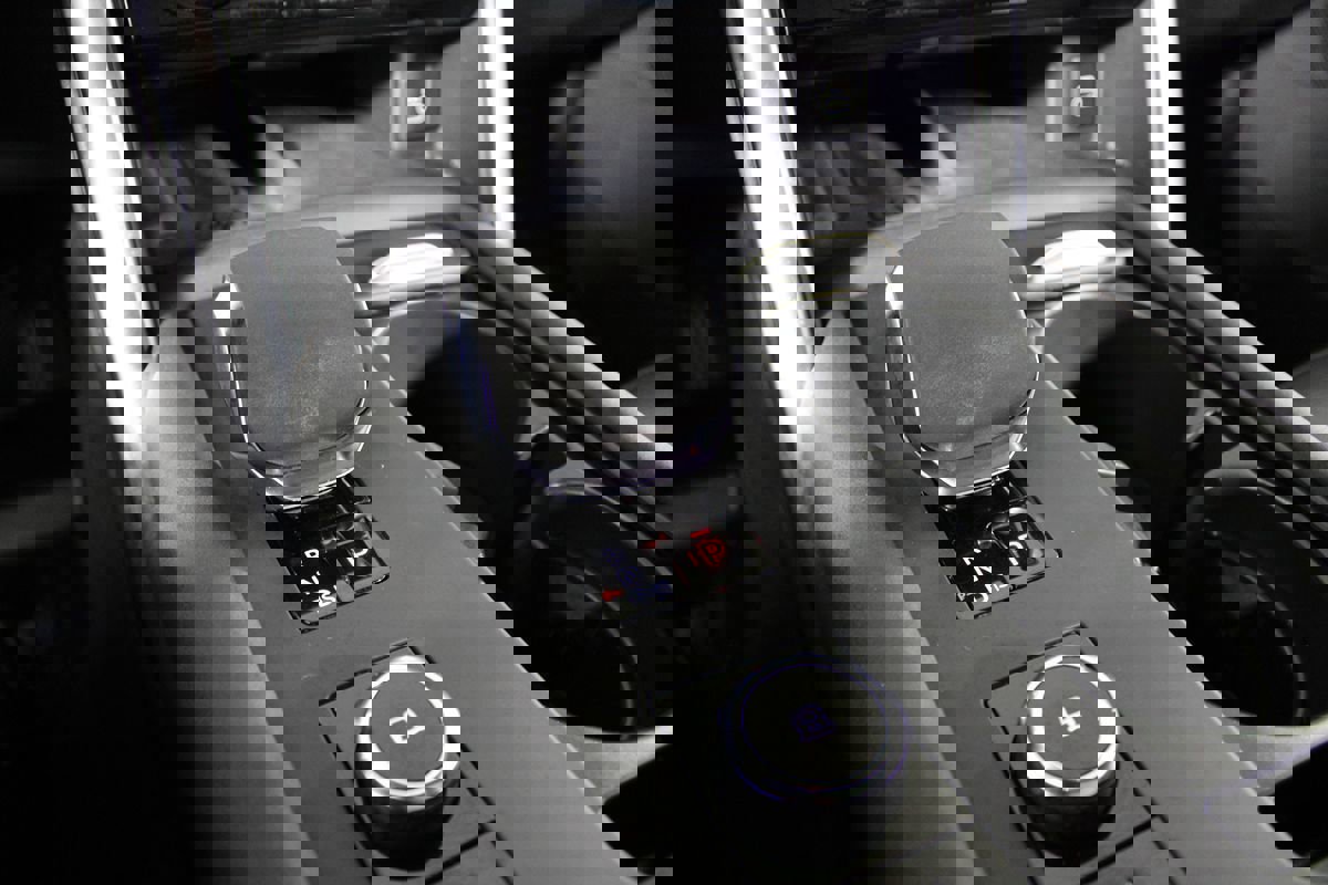 Used 2022 Land Rover Discovery S image 22