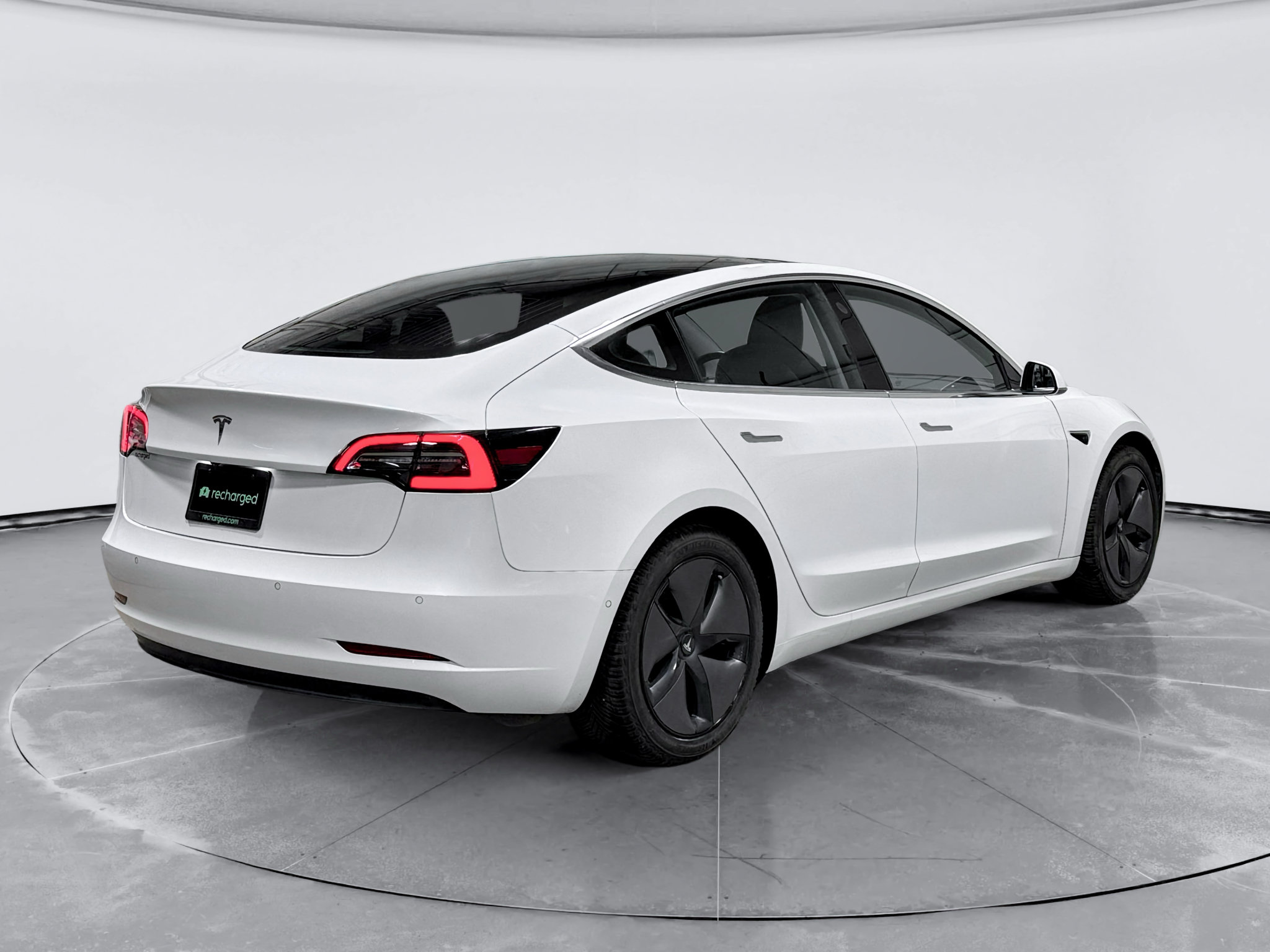 Used 2018 Tesla Model 3 Long Range RWD image 3