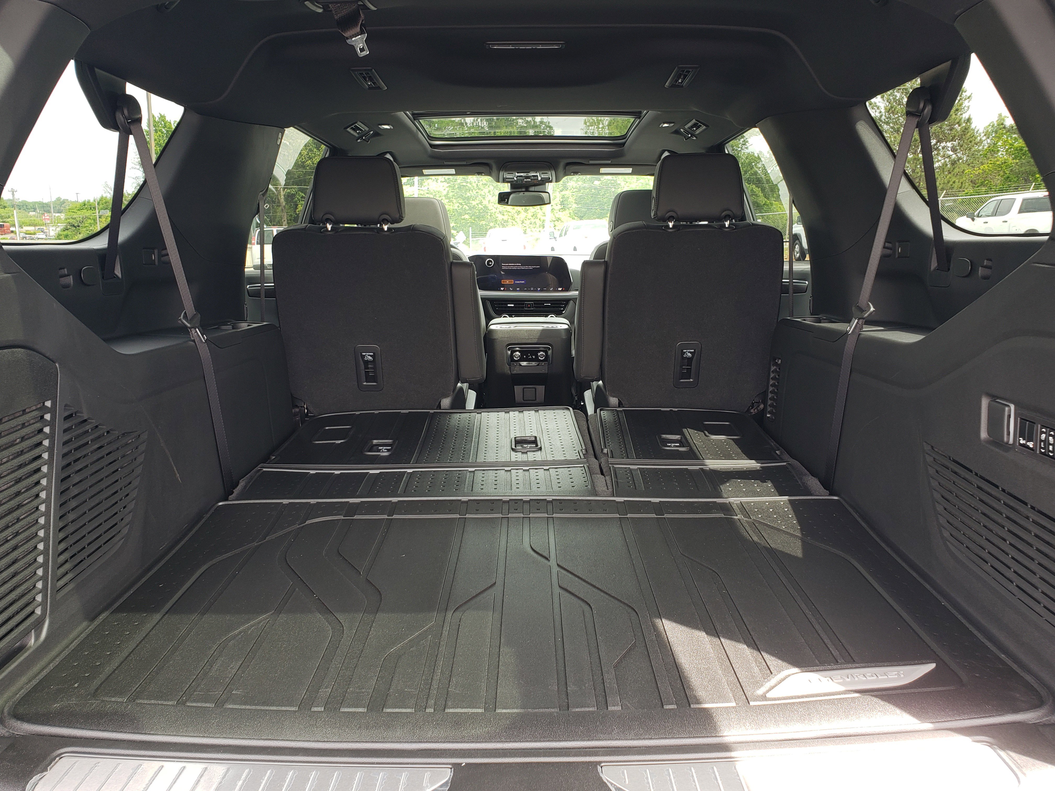 New 2026 Chevrolet Suburban Z71 w/ Comfort Package AWD/4WD image 10