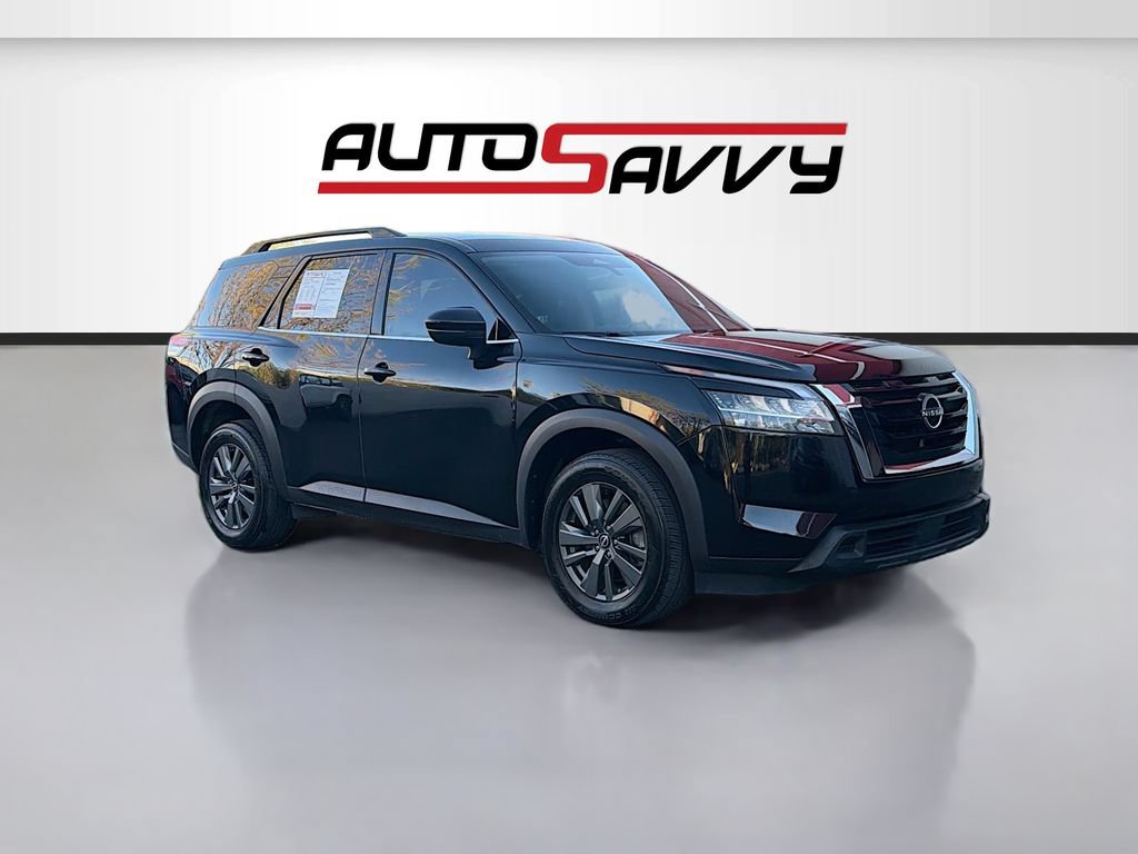 Used 2023 Nissan Pathfinder SV