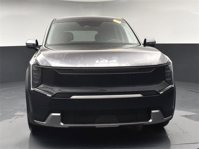Certified 2026 Kia EV9 Light image 3