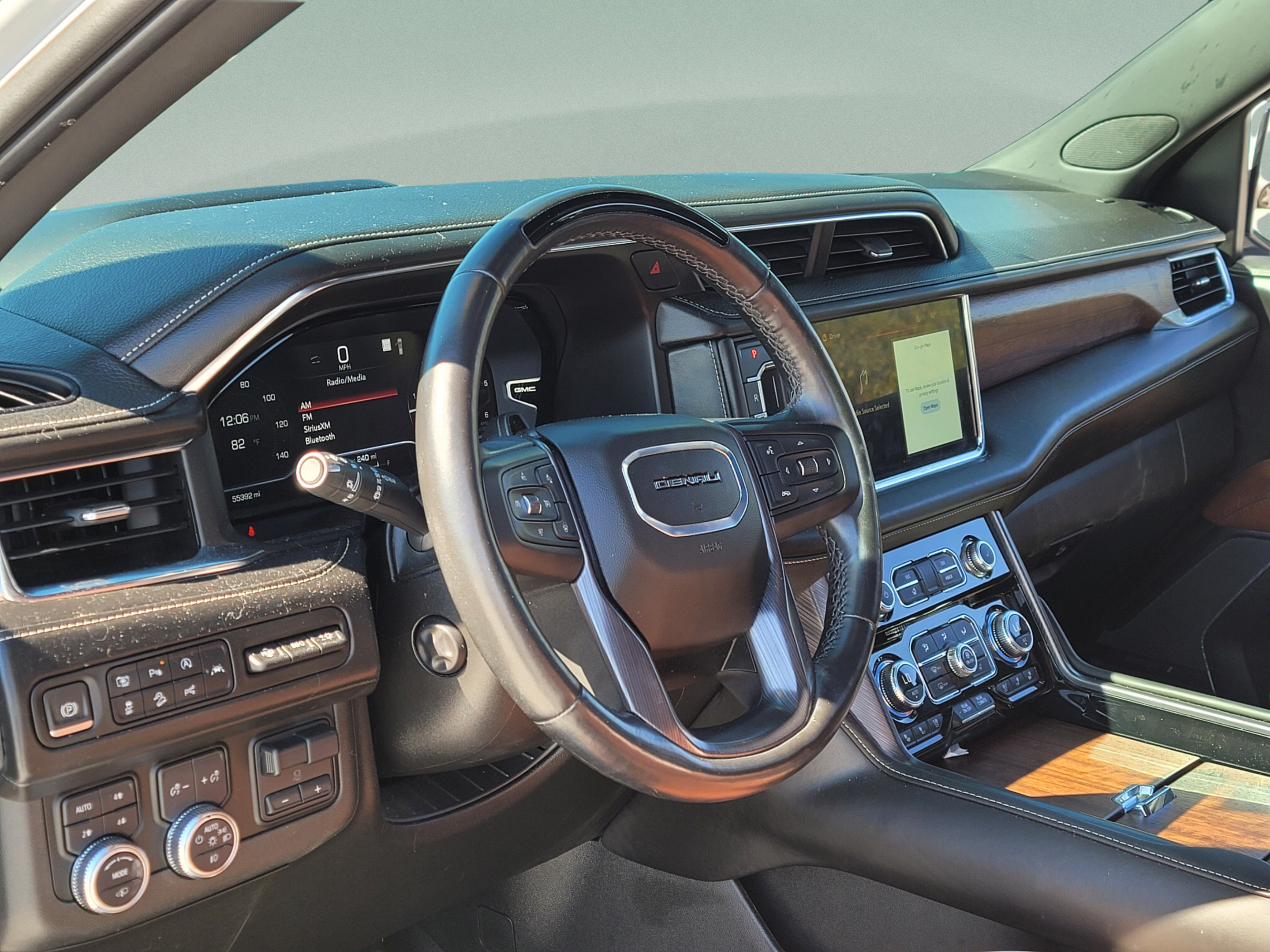 Used 2023 GMC Yukon XL Denali Ultimate AWD/4WD image 9