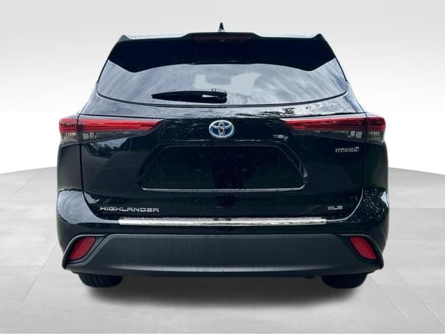 Used 2022 Toyota Highlander Bronze Edition AWD/4WD image 4