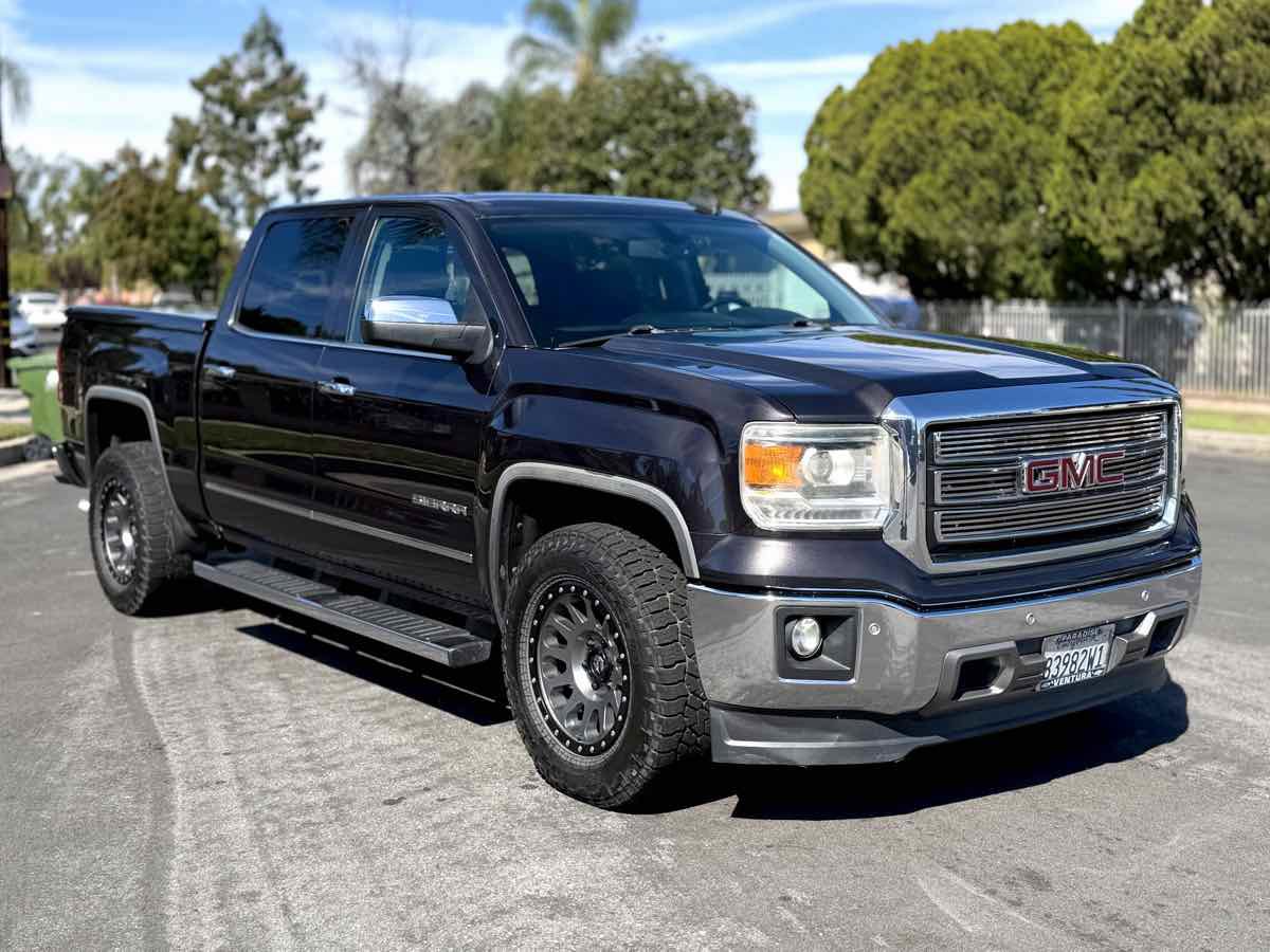 Used 2015 GMC Sierra 1500 SLT w/ SLT Crew Cab Value Package image 1