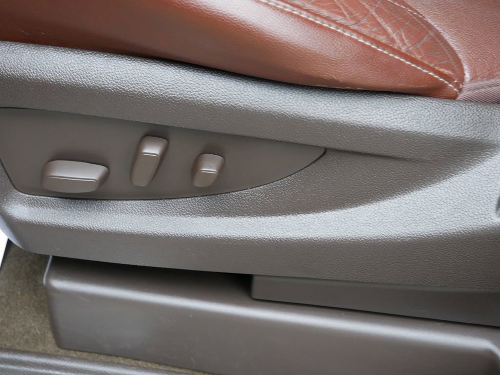 Used 2017 Chevrolet Suburban Premier AWD/4WD image 22