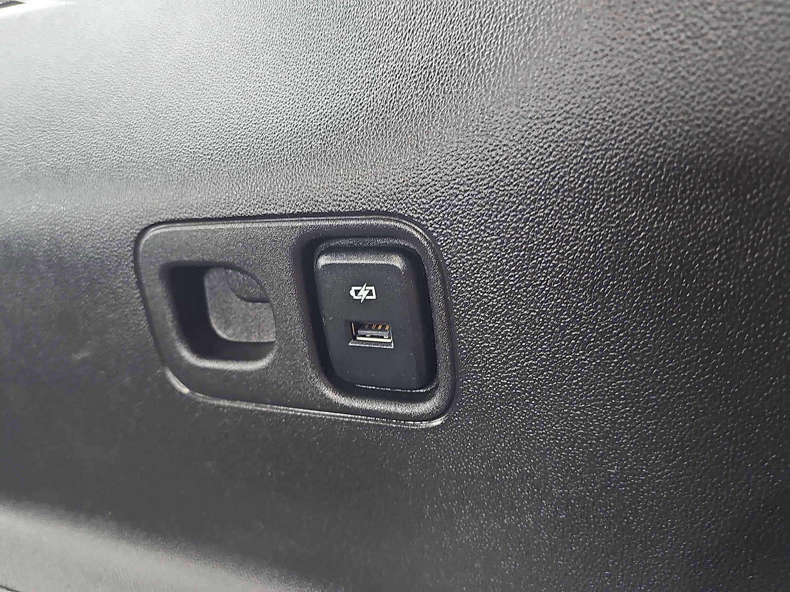 Used 2021 GMC Acadia SLE w/ Driver Convenience Package image 11