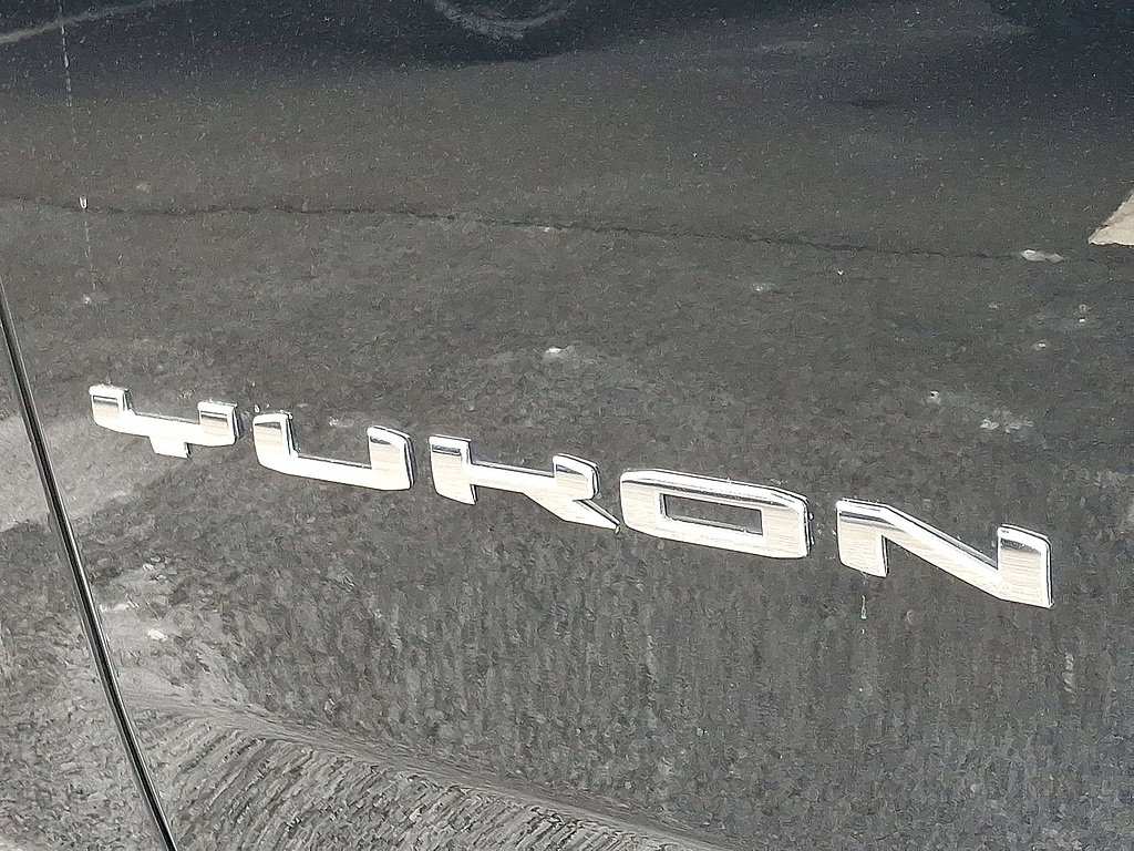 Used 2023 GMC Yukon SLT AWD/4WD image 11