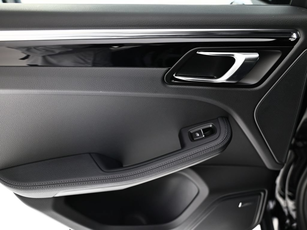 New 2026 Porsche Macan AWD/4WD image 26