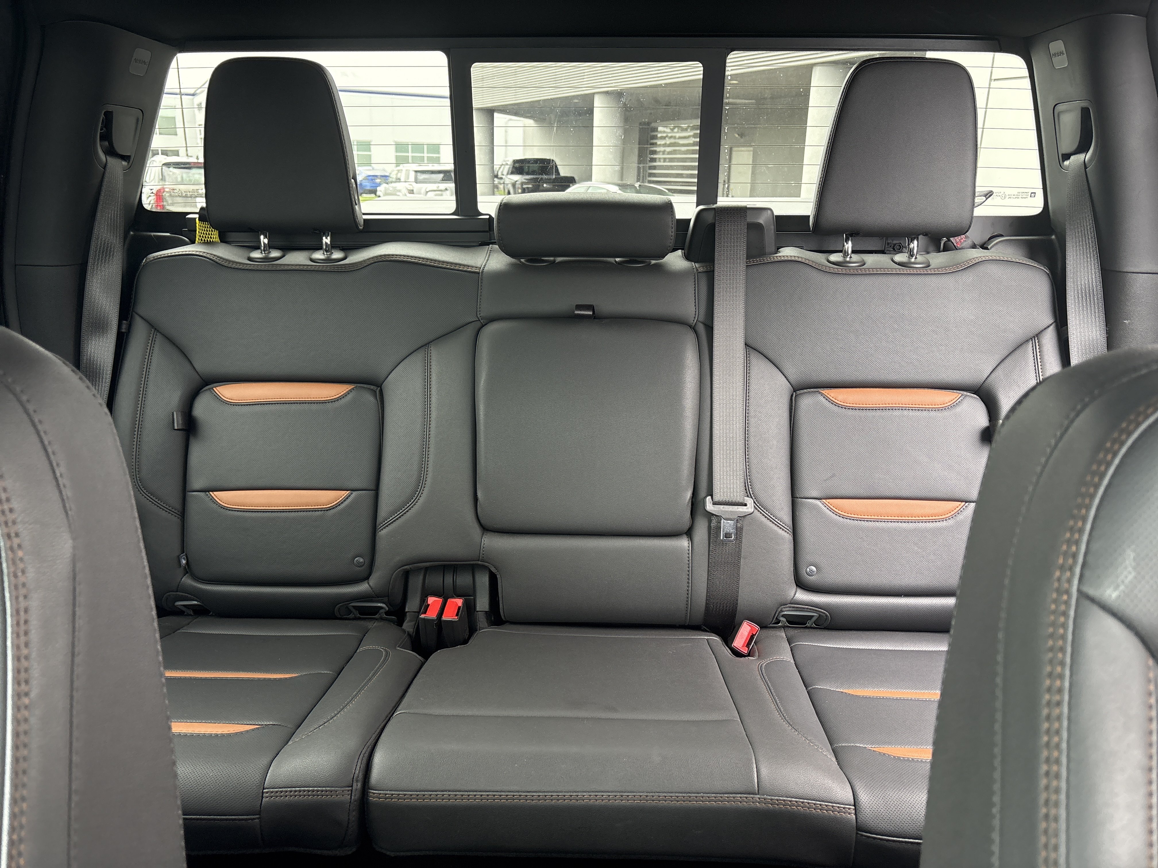 Used 2025 GMC Sierra 2500 AT4 w/ AT4 Premium Plus Package AWD/4WD image 9
