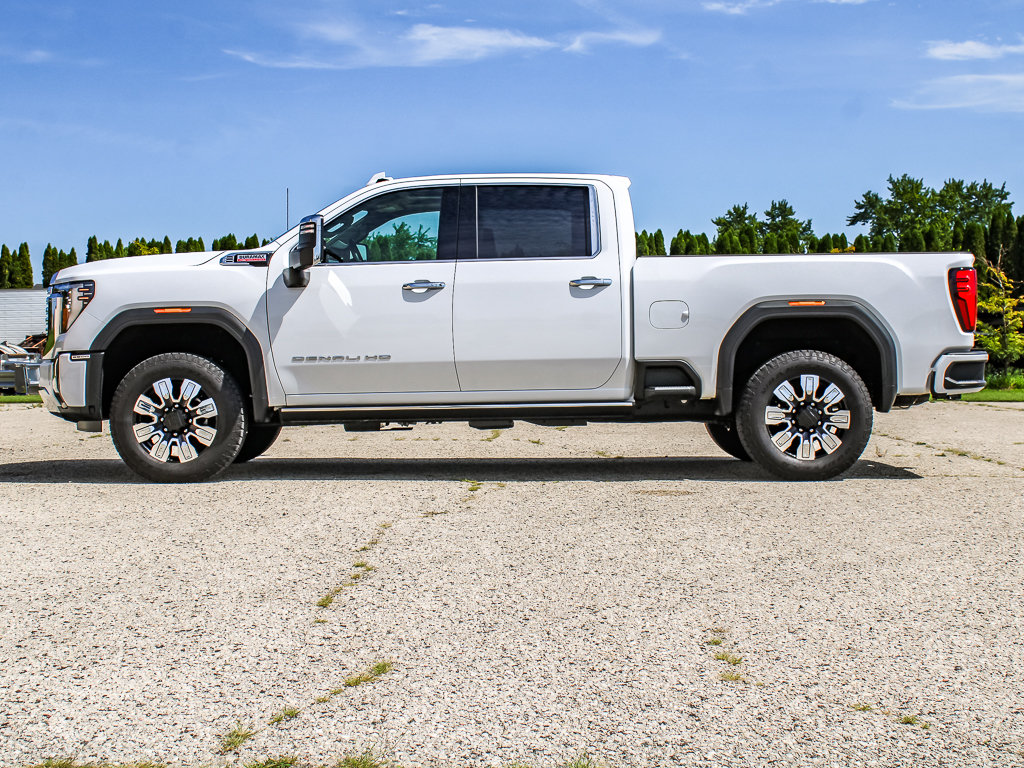 Used 2025 GMC Sierra 2500 Denali w/ Denali Reserve Package AWD/4WD image 4