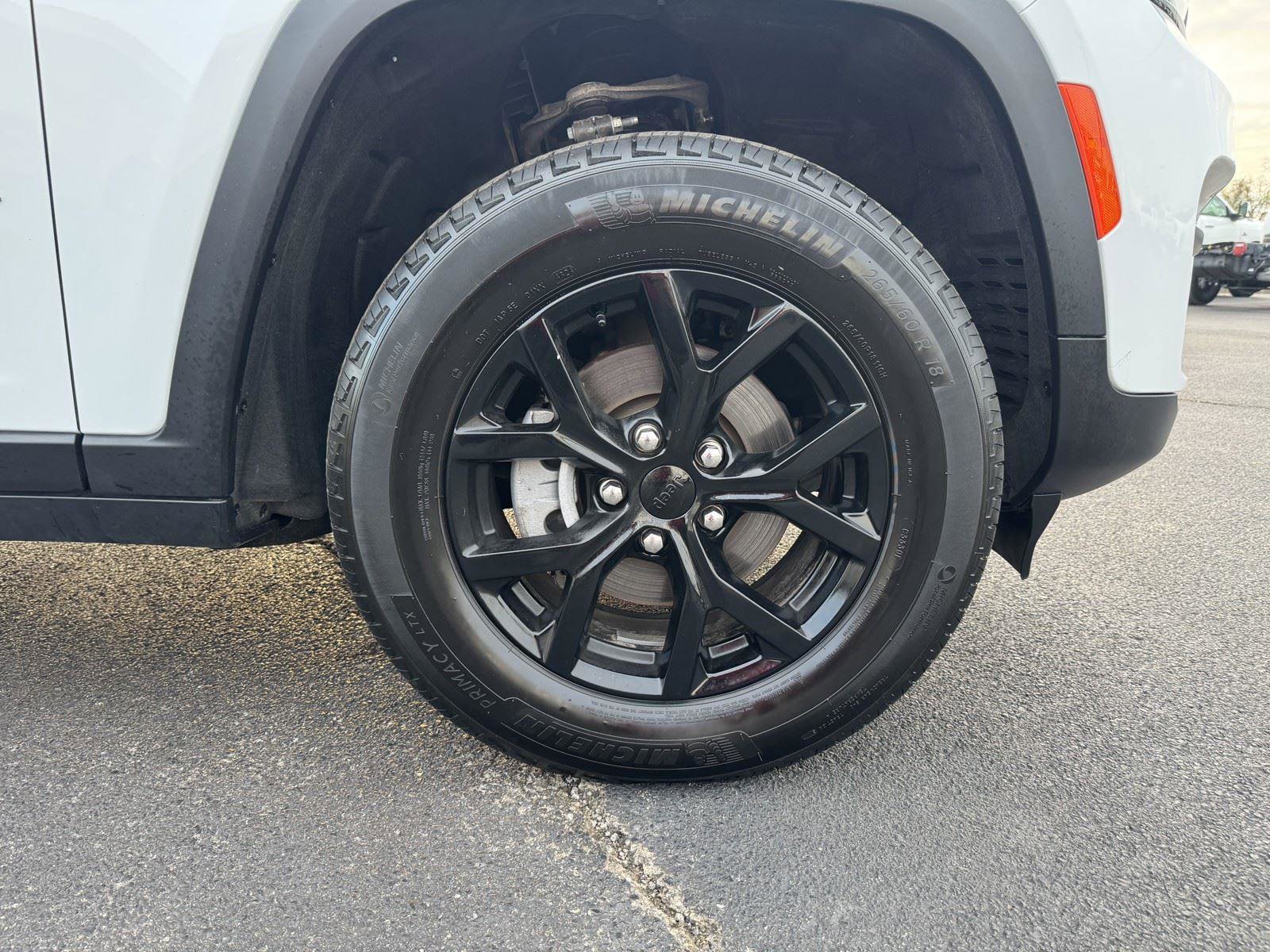 Used 2025 Jeep Grand Cherokee Altitude image 45