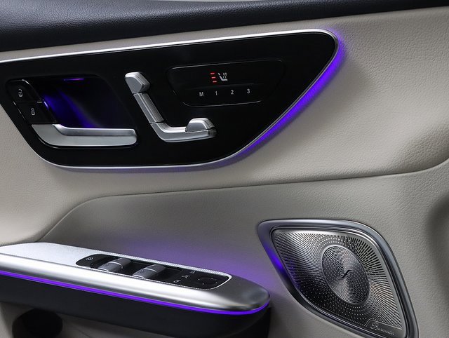 New 2025 Mercedes-Benz GLC 350e 4MATIC image 25