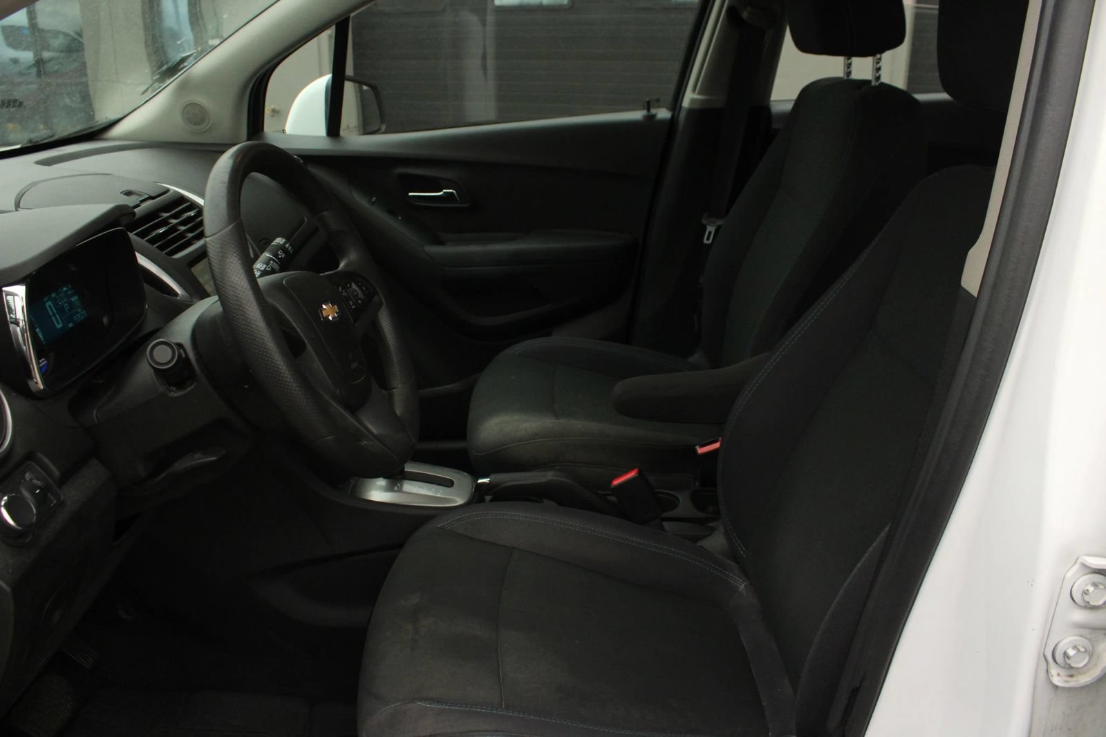 Used 2016 Chevrolet Trax LS w/ LPO, Protection Package FWD image 8