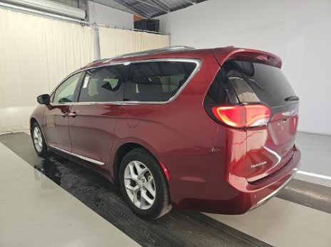 Used 2019 Chrysler Pacifica Limited FWD image 4