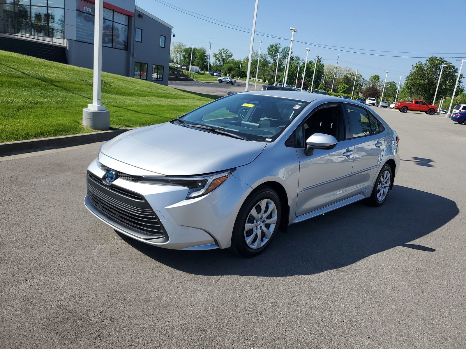 Certified 2025 Toyota Corolla LE w/ Convenience Package AWD/4WD image 2
