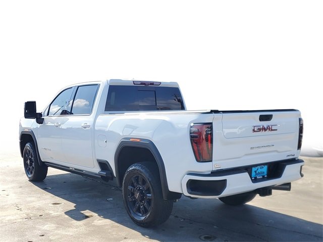 Used 2024 GMC Sierra 2500 AT4 w/ AT4 Premium Plus Package image 3