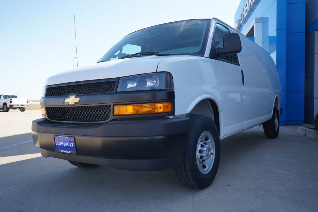 New 2026 Chevrolet Express 2500 Extended w/ Driver Convenience Package RWD image 4