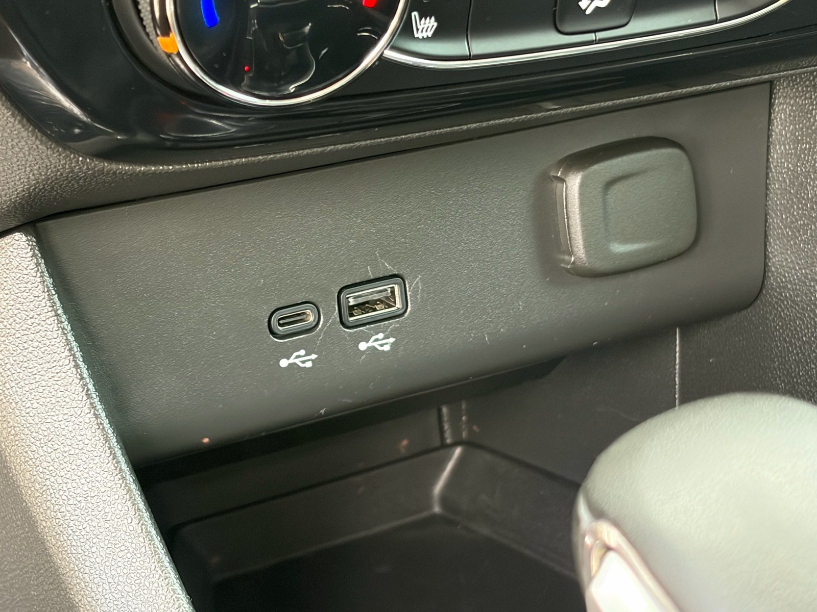 Used 2024 Buick Encore GX Sport Touring w/ Comfort Package FWD image 27