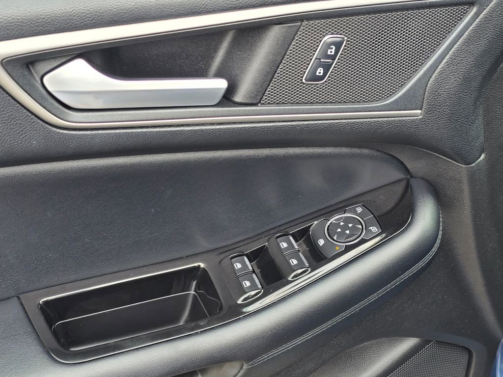 Used 2017 Ford Edge SEL w/ Equipment Group 201A image 23