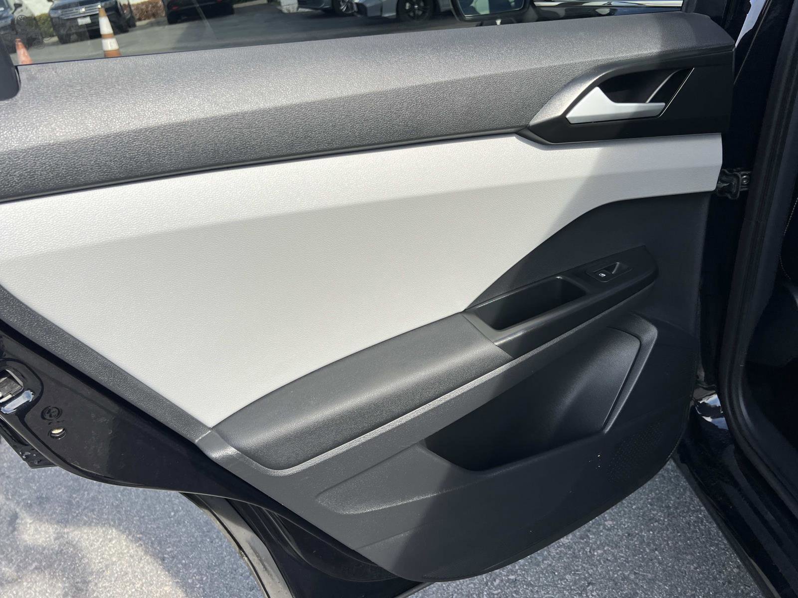 Certified 2022 Volkswagen Taos SE image 19