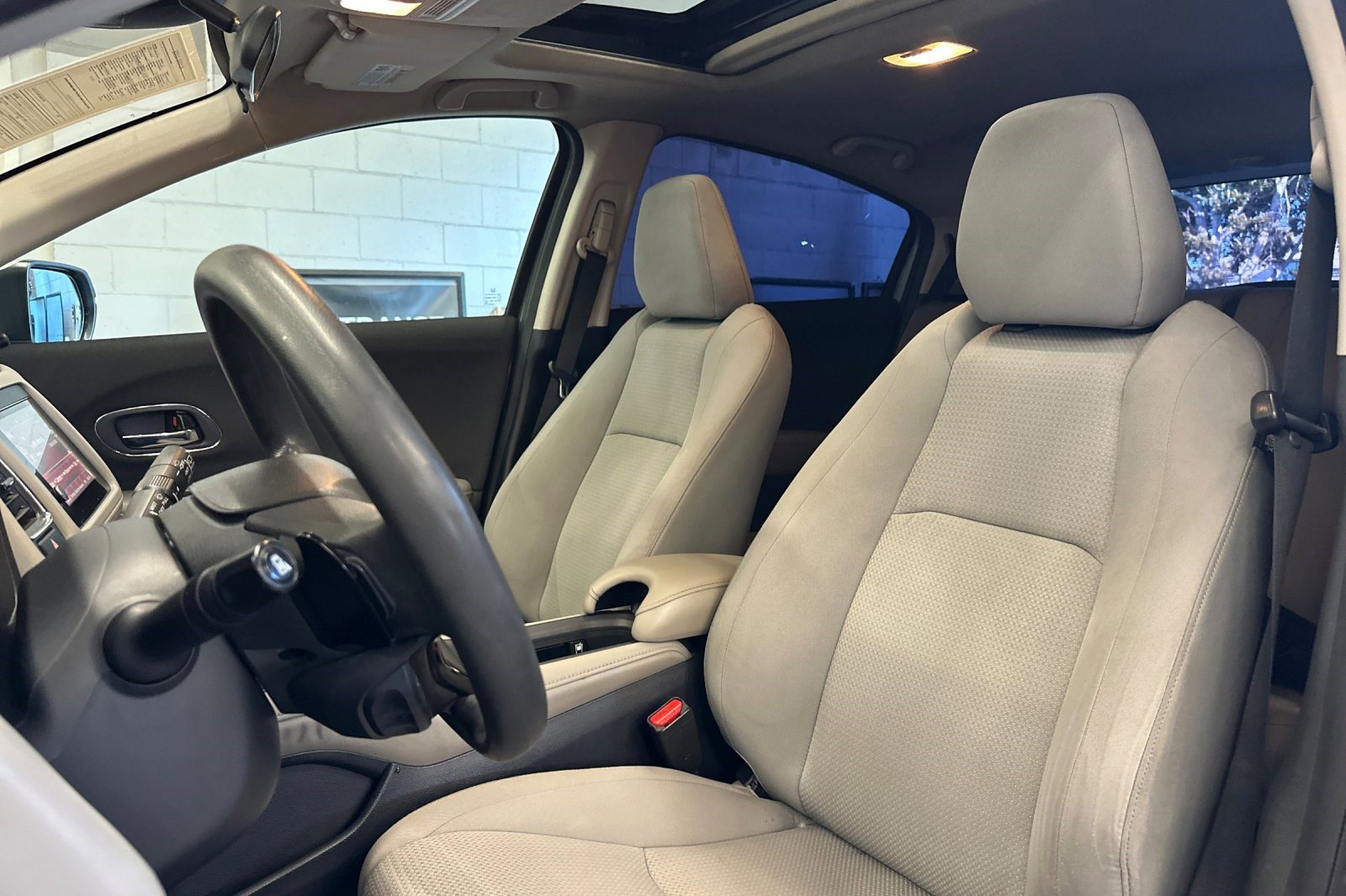 Used 2022 Honda HR-V EX image 6