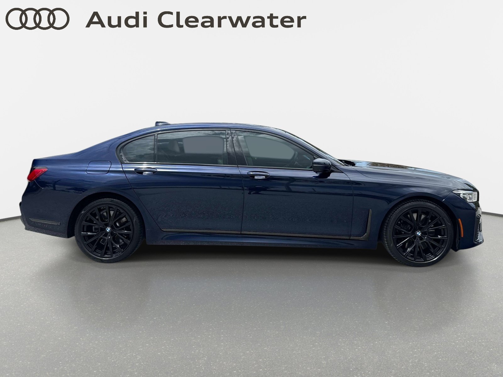 Used 2022 BMW 750i xDrive w/ Executive Package AWD/4WD image 5