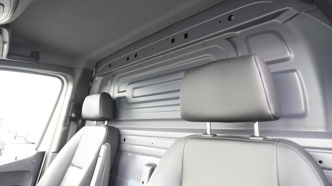 Used 2025 Mercedes-Benz Sprinter 2500 image 12