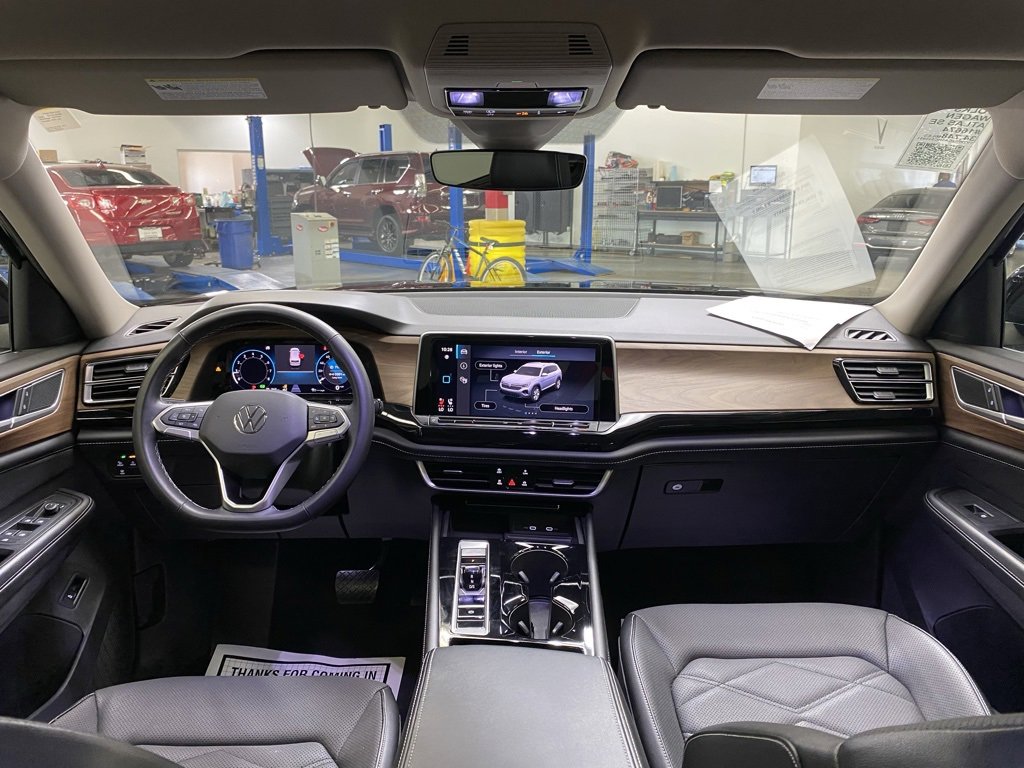 Used 2024 Volkswagen Atlas SE image 42
