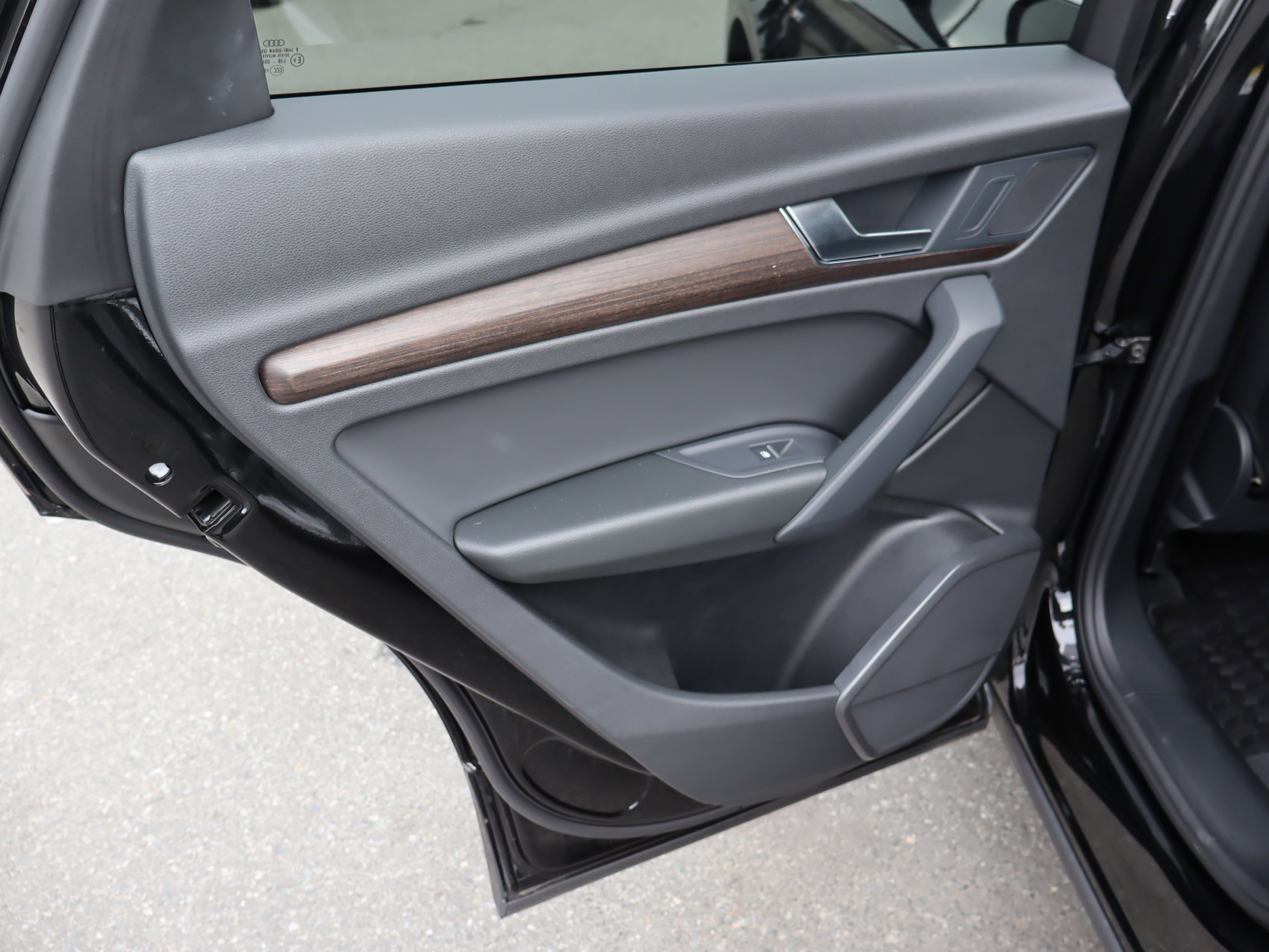 Used 2024 Audi Q5 e Premium image 31