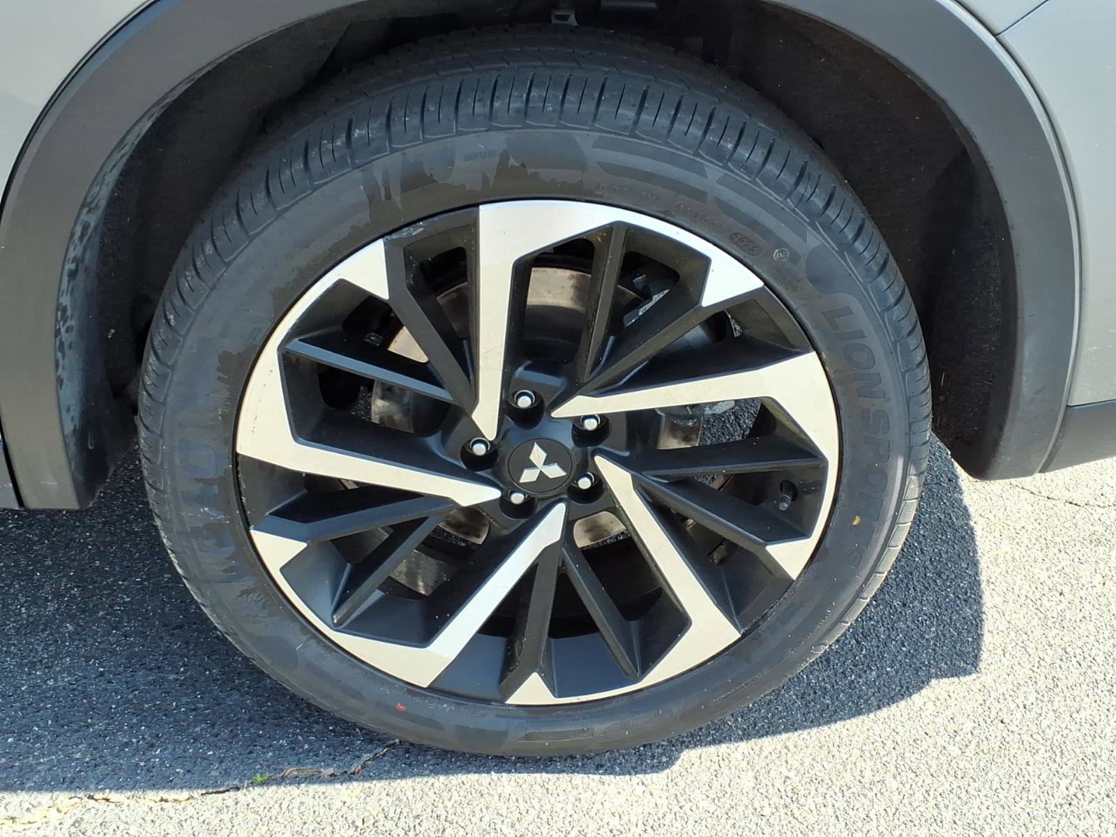 Used 2024 Mitsubishi Outlander SE image 21