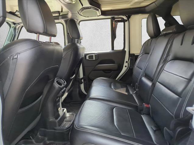 Used 2022 Jeep Wrangler Unlimited Sahara w/ Cold Weather Group image 17