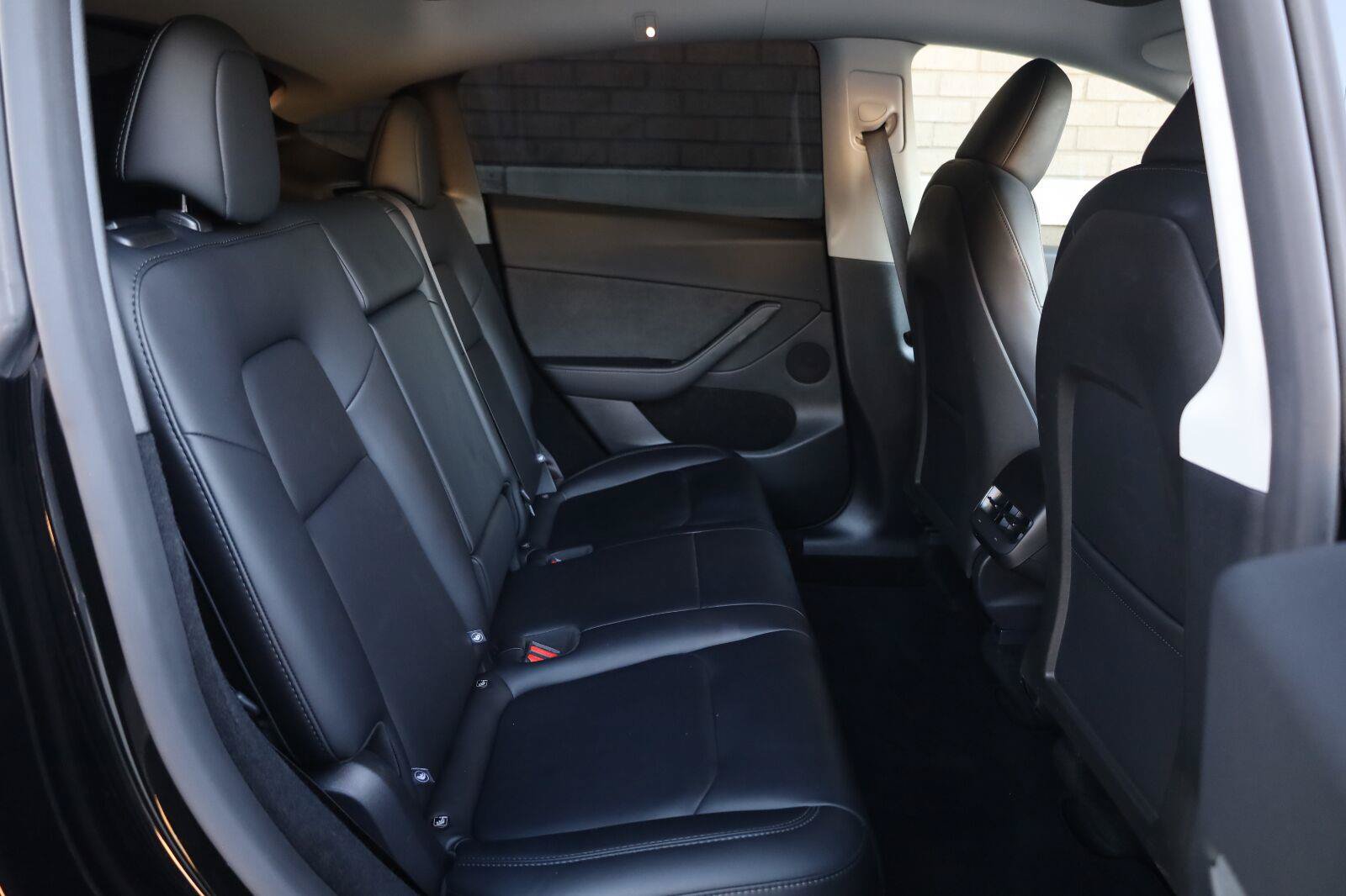 Used 2025 Tesla Model Y Long Range RWD image 25