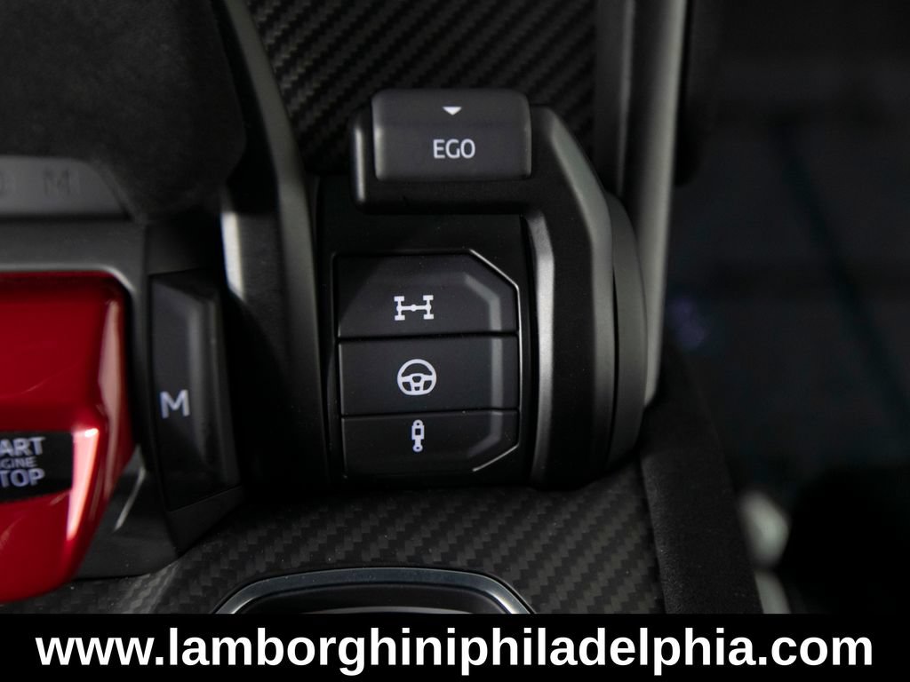 Used 2023 Lamborghini Urus Performante AWD/4WD image 33
