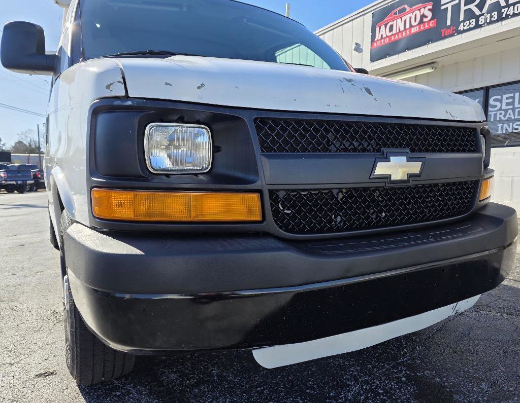 Used 2012 Chevrolet Express 2500 w/ Power Package image 11