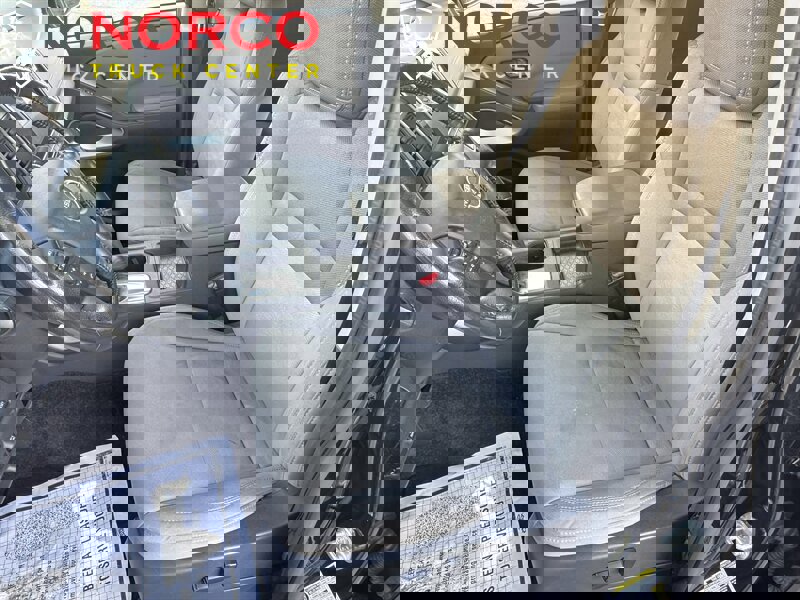 Used 2022 Nissan Frontier SV image 18