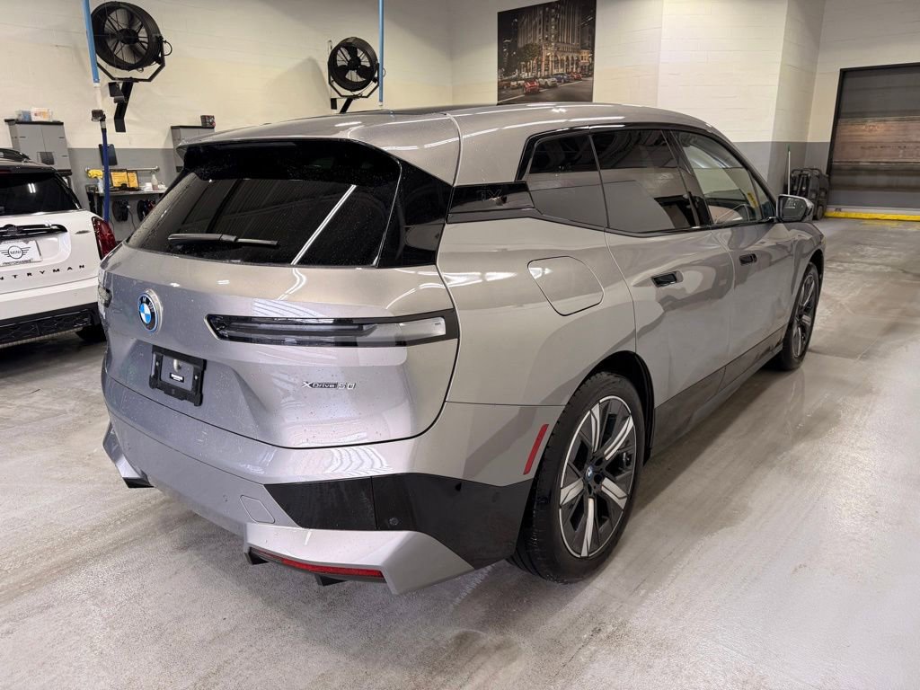 Used 2023 BMW iX xDrive50 w/ Premium Package AWD/4WD image 6